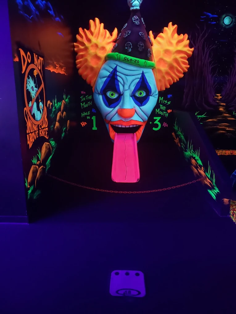 Glo-Zo the clown hole